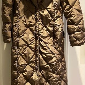 Moncler Winter puff coat with high collar, zipper and snaps